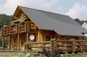 Holzhaus-Rundbohlen-Rundbalken-Wohnhaus-WB02