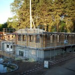 ferienpark-hesselhof-aufbau-blockhaus-rund2_g